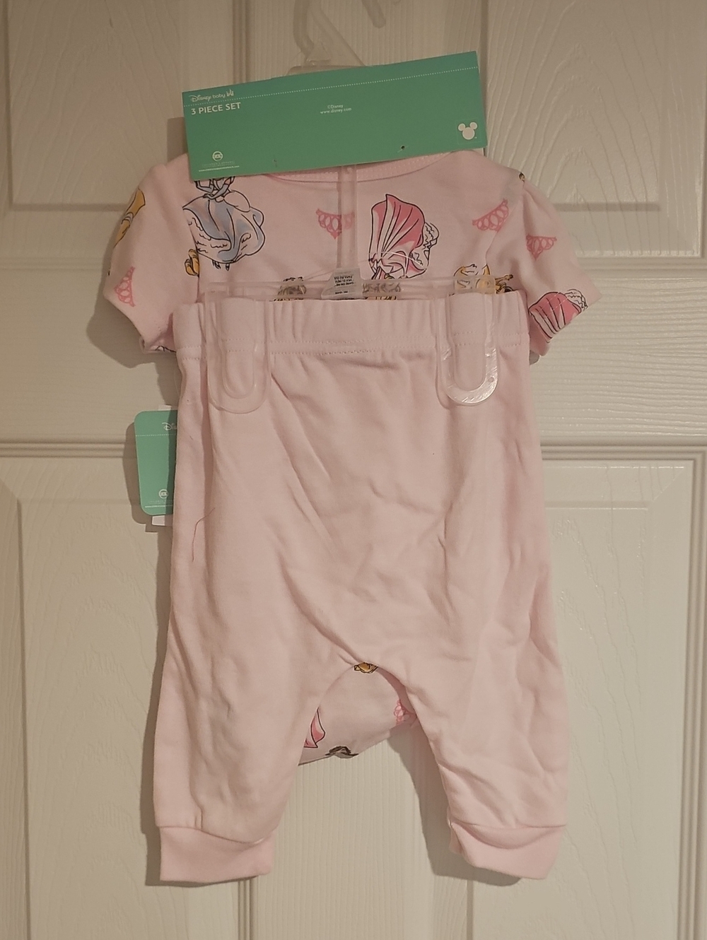 Disney Princess Baby Girl 6/9 Months 3pc Set Bodysuit, Pant, Bib Pink New - Picture 2 of 10